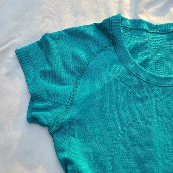 Lululemon Run: Swiftly Tech Short Sleeve - Surge Teal - Size 2 - Picture 2 of 15
